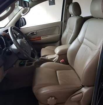 Black Toyota Fortuner 2011 for sale in Pasig-5