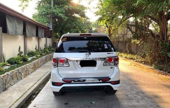 Pearl White Toyota Fortuner 2014 for sale in Manila-3