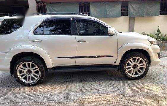 Pearl White Toyota Fortuner 2014 for sale in Manila-2