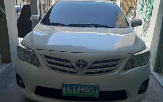 Selling White Toyota Corolla Altis 2011 in Parañaque-6