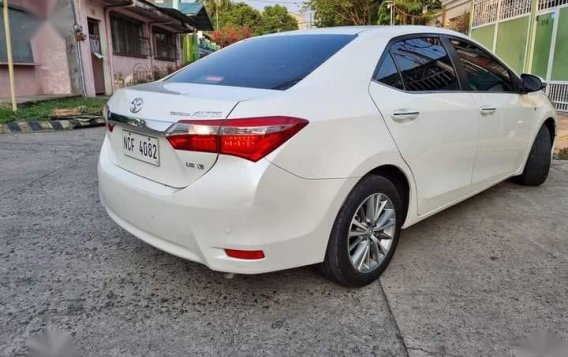Selling White Toyota Corolla Altis 2016 in Caloocan-2