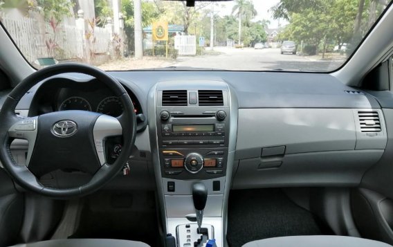 Toyota Corolla Altis 2013-5
