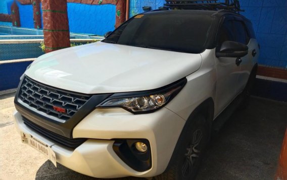 Selling White Toyota Fortuner 2018 in Navotas-8