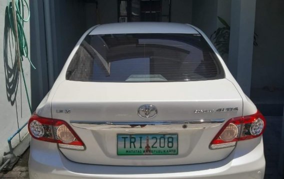 Selling White Toyota Corolla Altis 2011 in Parañaque