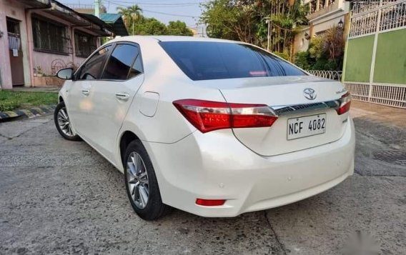 Selling White Toyota Corolla Altis 2016 in Caloocan-6