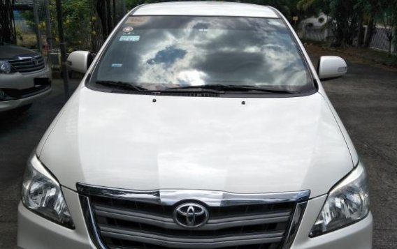 Sell Pearl White 2014 Toyota Innova in Dasmariñas