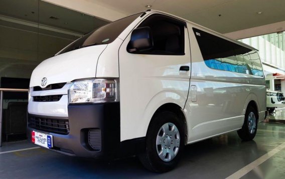Selling White Toyota Hiace 2020 in Las Pinas-2