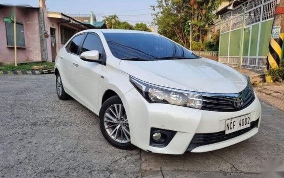 Selling White Toyota Corolla Altis 2016 in Caloocan-4