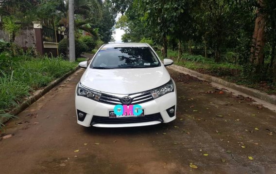 Pearl White Toyota Corolla Altis 2016 for sale in Manila-2