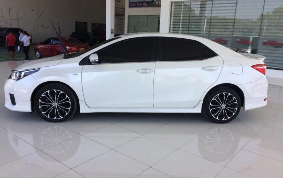 Selling White Toyota Corolla 2016 in Plaridel-7