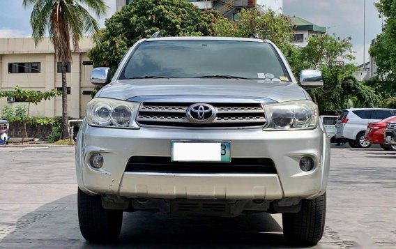 Toyota Fortuner 2011-1