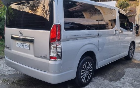 Sell 2020 Toyota Hiace Manila-2