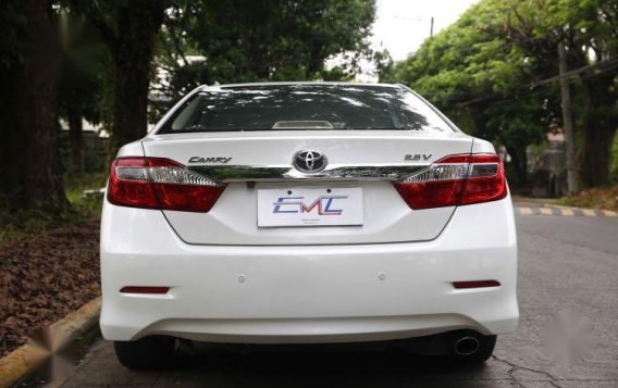 Selling Toyota Camry 2013-4