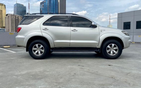 Silver Toyota Fortuner 2005-2