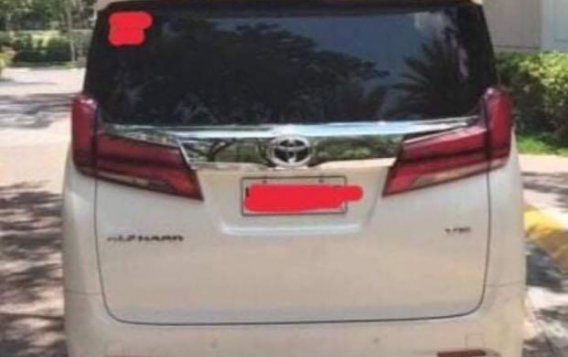 Sell White 2019 Toyota Alphard -2