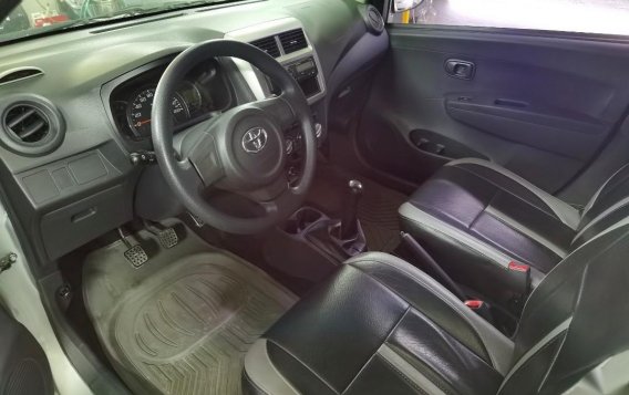 Selling  Toyota Wigo 2015-6
