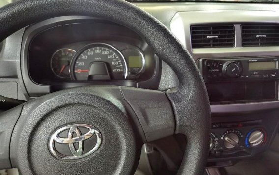 Selling  Toyota Wigo 2015-7