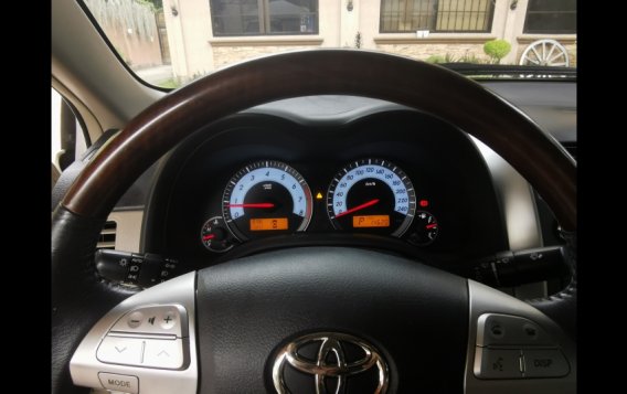 Selling Toyota Corolla Altis 2012 Sedan -8
