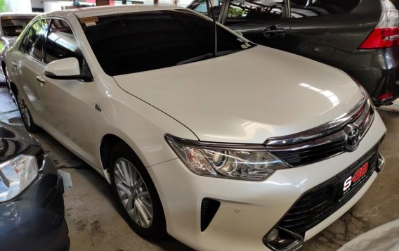 Pearl White Toyota Camry 2018 for sale in Quezon-2