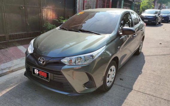 Selling Toyota Vios 2021