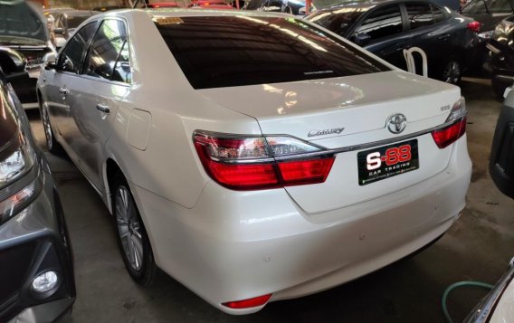 Pearl White Toyota Camry 2018 for sale in Quezon-1