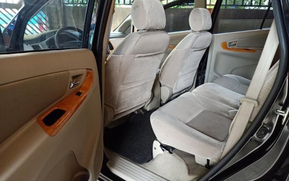 Sell 2011 Toyota Innova-8