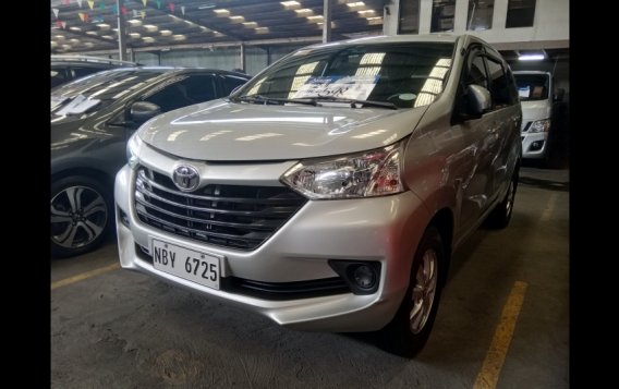 Selling Brightsilver Toyota Avanza 2017 in Quezon-2