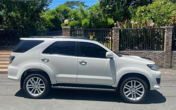 Selling Pearl White Toyota Fortuner 2014 in Makati-1