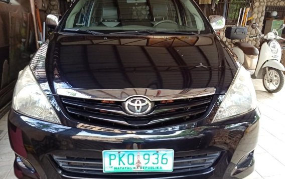 Sell 2011 Toyota Innova-1