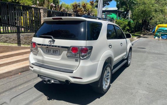 Selling Pearl White Toyota Fortuner 2014 in Makati-2