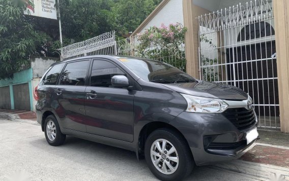Selling Grey Toyota Avanza 2016 in Manila-3