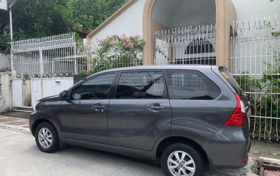Selling Grey Toyota Avanza 2016 in Manila-1