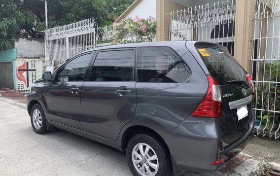 Selling Grey Toyota Avanza 2016 in Manila-2