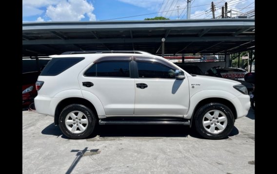 Selling Toyota Fortuner 2010 -6