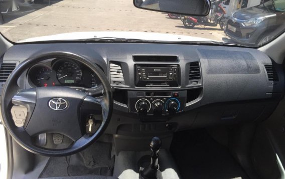 Sell 2015 Toyota Hilux in Manila-6
