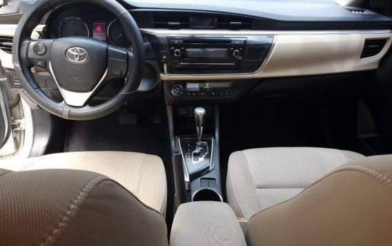 Toyota Corolla Altis 2015-6