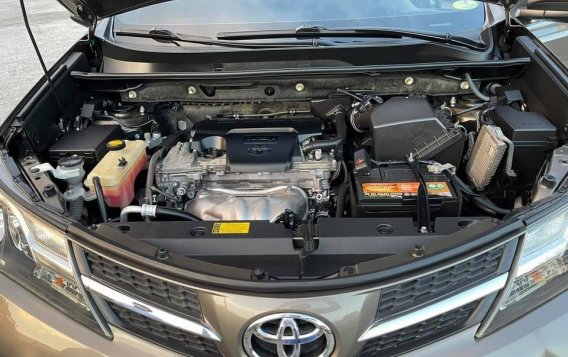 Selling Toyota Rav4 2014 -9