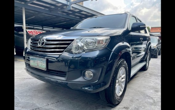 Sell 2012 Toyota Fortuner SUV-14