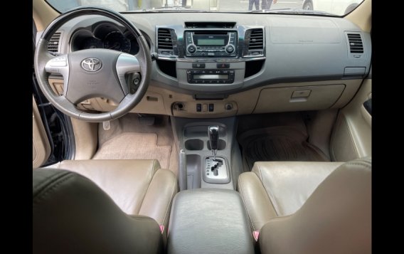 Sell 2012 Toyota Fortuner SUV-8