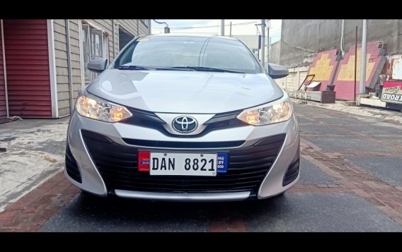 Selling Brightsilver Toyota Vios 2019 in Cainta-5