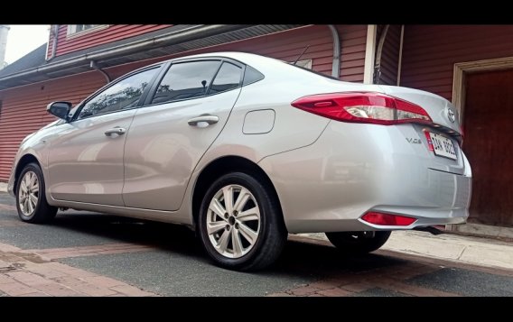 Selling Brightsilver Toyota Vios 2019 in Cainta-6