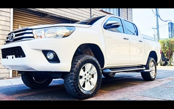 White Toyota Hilux 2017 for sale in Cainta-5