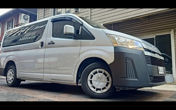 Selling Silver Toyota Hiace 2019 in Cainta-2