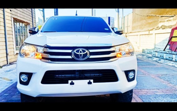 White Toyota Hilux 2017 for sale in Cainta-1