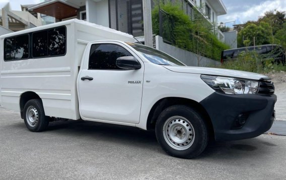 Sell 2019 Toyota Hilux -1