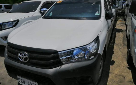  White 2019 Toyota Hilux-2