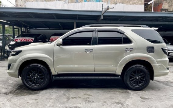 Pearl White Toyota Fortuner 2013-2