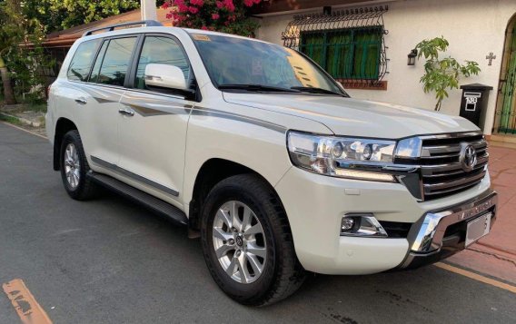 Sell White 2016 Toyota Land Cruiser-1