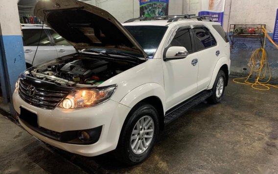 Selling White Toyota Fortuner 2014-5