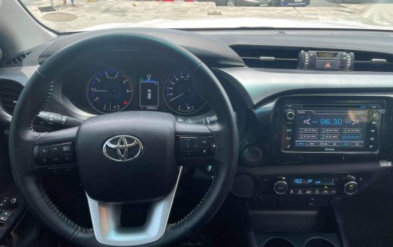Sell 2018 Toyota Hilux-4